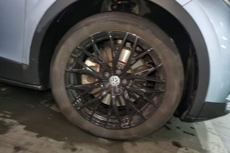 Used Volkswagen ID.4 X 2021 1st Edition ID. First Impression Edition Right Front Wheel Hub