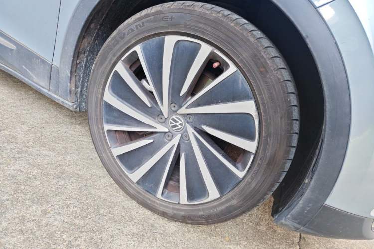 Used Volkswagen ID.4 X 2021 1st Edition ID. First Impression Edition Right Front Wheel Hub
