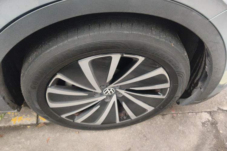 Used Volkswagen ID.4 X 2021 Pure+ Long-Range Edition Right Front Wheel Hub