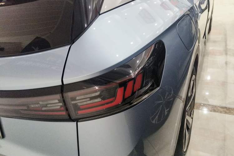 Used Volkswagen ID.4 X 2021 Prime Kinergy Four-Wheel Drive Edition Right Rear Taillight