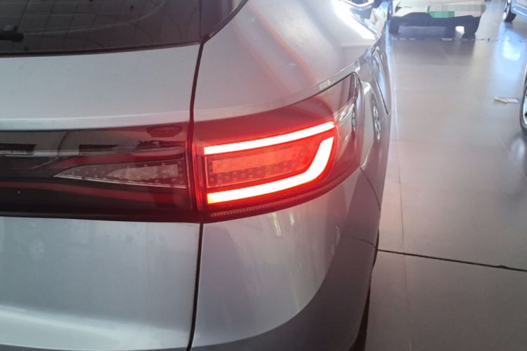 Used Volkswagen ID.4 X 2021 Pure+ Long-Range Edition Right Rear Taillight
