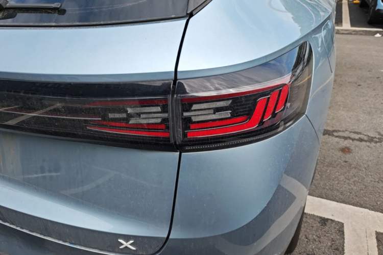 Used Volkswagen ID.4 X 2021 Pro Smart Long-Range Edition Right Rear Taillight