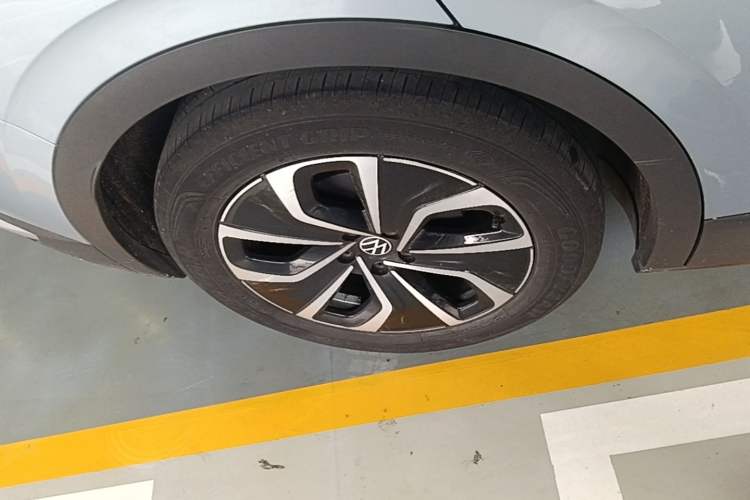 Used Volkswagen ID.4 X 2021 Pure Edition Right Rear Wheel Hub