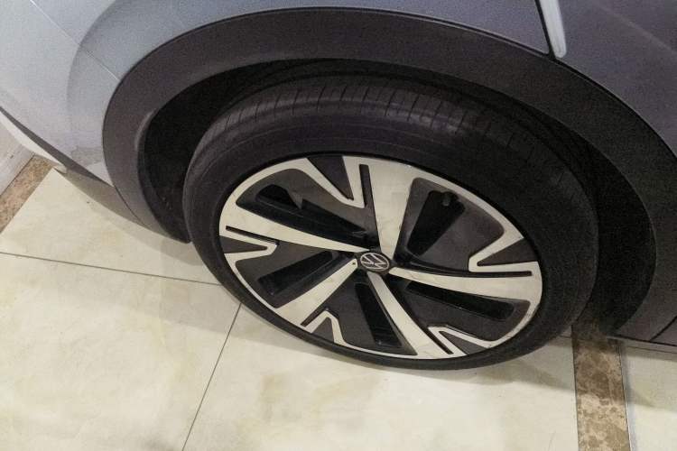 Used Volkswagen ID.4 X 2021 Prime Kinergy Four-Wheel Drive Edition Right Rear Wheel Hub