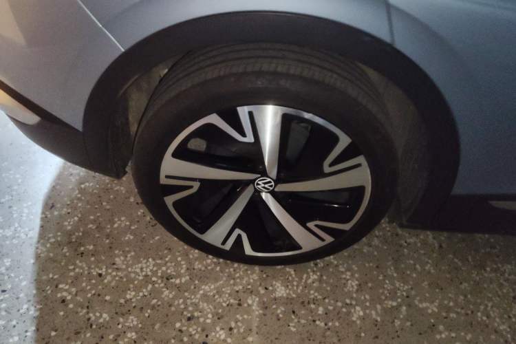 Used Volkswagen ID.4 X 2021 Kinergy All-Wheel Drive Early-Bird Edition Right Rear Wheel Hub