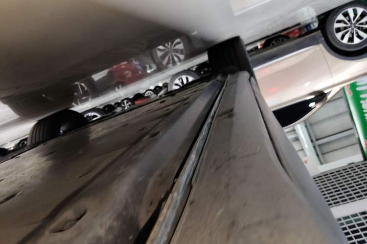 Used Volkswagen ID.4 X 2021 Kinergy All-Wheel Drive Early-Bird Edition Right Side Sill