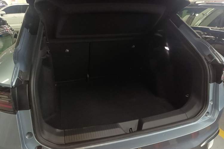 Used Volkswagen ID.4 X 2021 Pro Smart Long-Range Edition Trunk