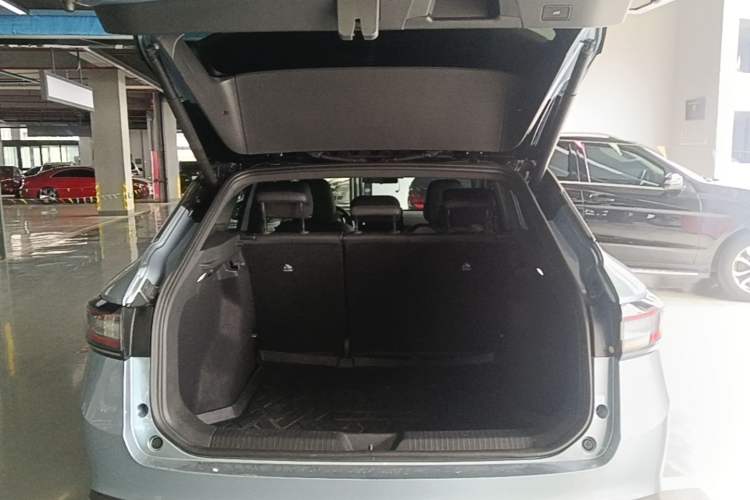 Used Volkswagen ID.4 X 2021 Pure Edition Trunk