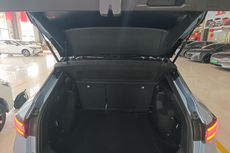 Used Volkswagen ID.4 X 2021 Pure Edition Trunk