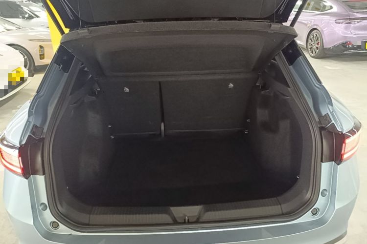 Used Volkswagen ID.4 X 2021 Pure Edition Trunk