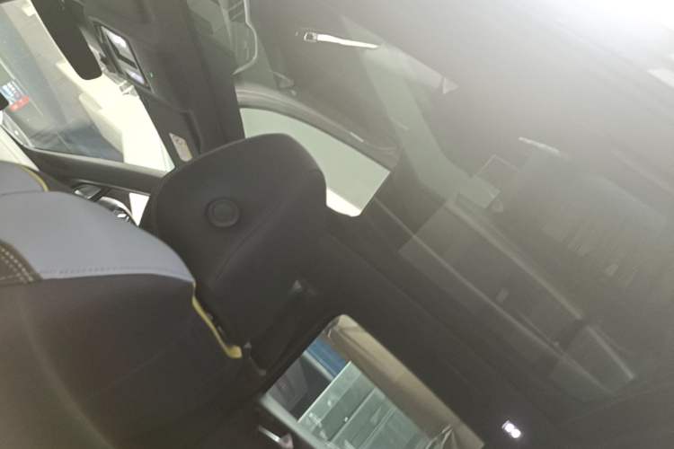 Used Volkswagen ID.4 X 2021 Pro Smart Long-Range Edition Headliner