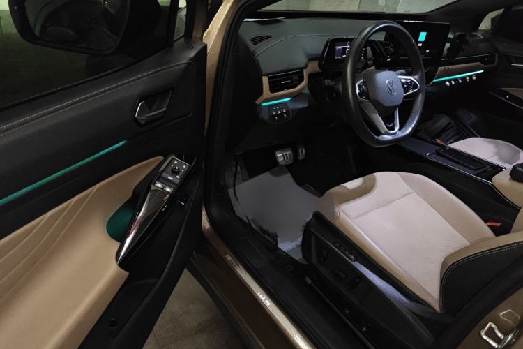 Used Volkswagen ID.4 X 2021 Pure+ Long-Range Edition Interior 3