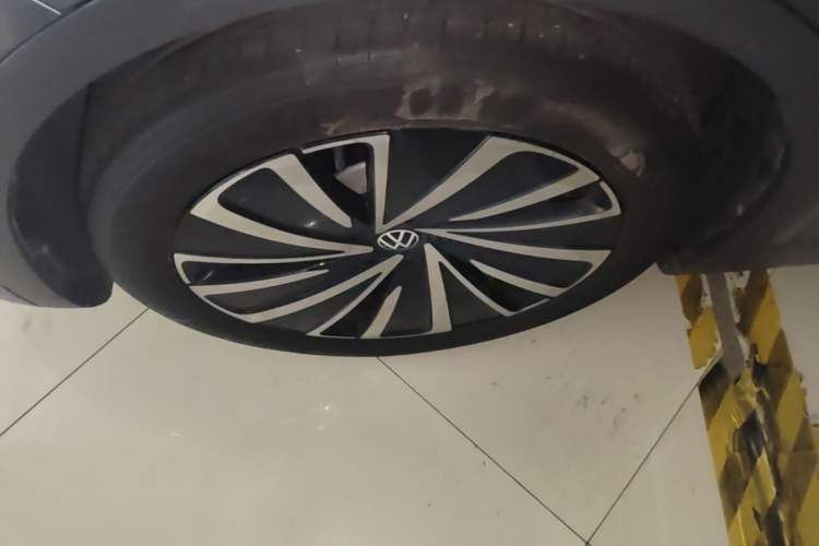 Used Volkswagen ID.4 X 2021 Pro Smart Long-Range Edition Left Front Wheel Hub
