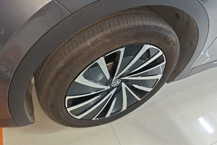 Used Volkswagen ID.4 X 2021 Pro Smart Long-Range Edition Left Front Wheel Hub