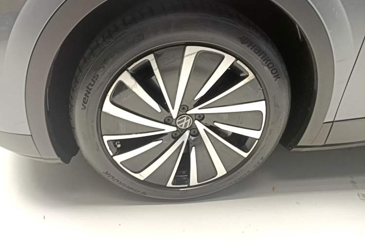 Used Volkswagen ID.4 X 2021 Pro Smart Long-Range Edition Left Front Wheel Hub