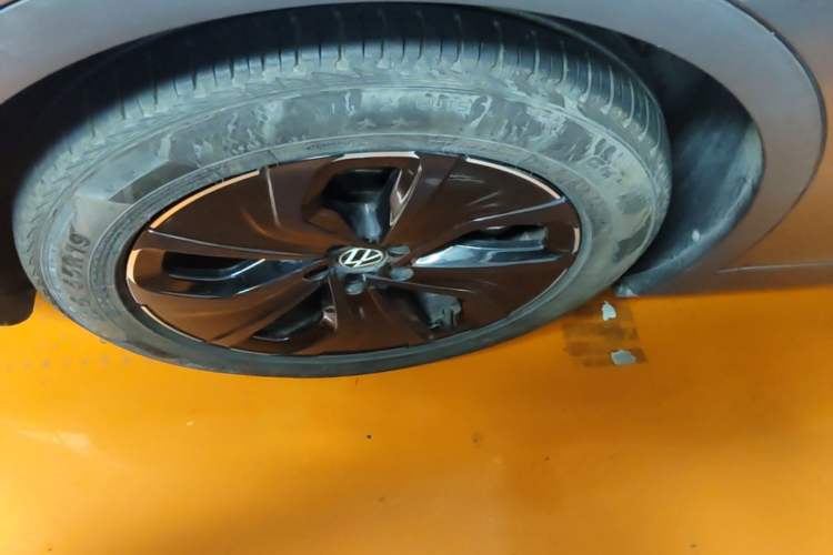 Used Volkswagen ID.4 X 2021 Pure Edition Left Front Wheel Hub