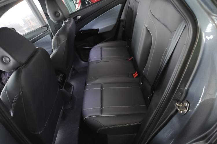 Used Volkswagen ID.4 X 2021 Pure+ Long-Range Edition Left Rear Seat