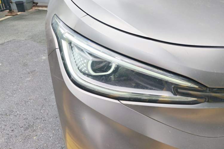 Used Volkswagen ID.4 X 2021 Pure+ Long-Range Edition Right Front Headlight