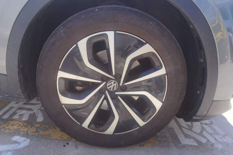 Used Volkswagen ID.4 X 2021 Pure Edition Right Front Wheel Hub
