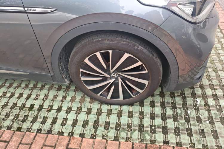 Used Volkswagen ID.4 X 2021 Pro Smart Long-Range Edition Right Front Wheel Hub