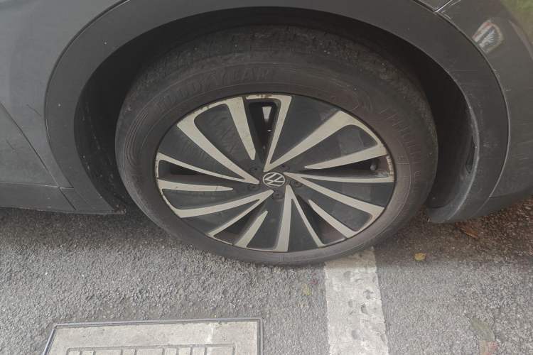 Used Volkswagen ID.4 X 2021 Pro Smart Long-Range Edition Right Front Wheel Hub