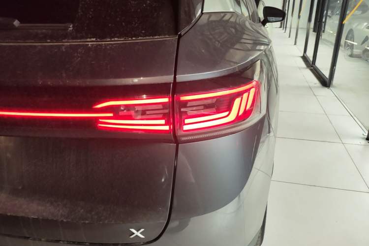 Used Volkswagen ID.4 X 2021 Pro Smart Long-Range Edition Right Rear Taillight