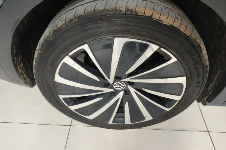 Used Volkswagen ID.4 X 2021 Pro Smart Long-Range Edition Right Rear Wheel Hub