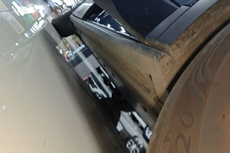 Used Volkswagen ID.4 X 2021 Pro Smart Long-Range Edition Right Side Sill
