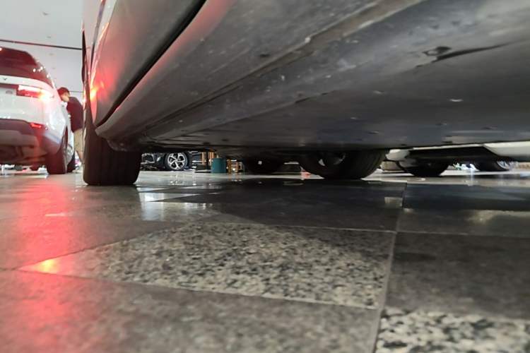 Used Volkswagen ID.4 X 2021 Prime Kinergy Four-Wheel Drive Edition Right Side Sill