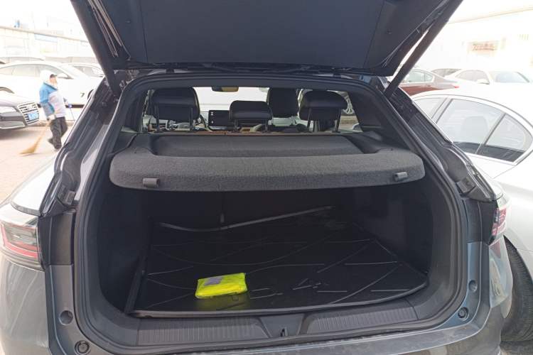 Used Volkswagen ID.4 X 2021 Prime Kinergy Four-Wheel Drive Edition Trunk