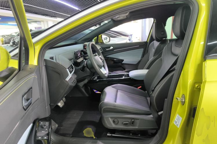 Used Volkswagen ID.4 X 2021 Pure+ Long-Range Edition Driver Seat