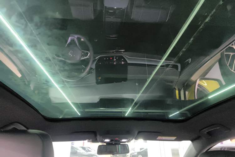 Used Volkswagen ID.4 X 2021 Pure+ Long-Range Edition Headliner