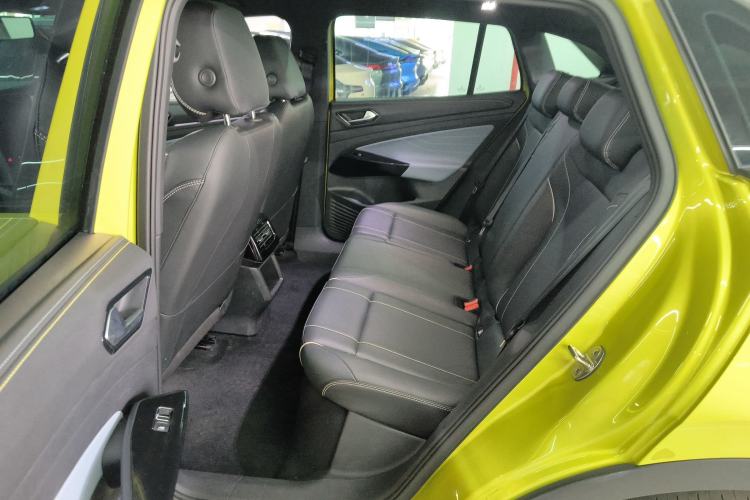 Used Volkswagen ID.4 X 2021 Pure+ Long-Range Edition Left Rear Seat
