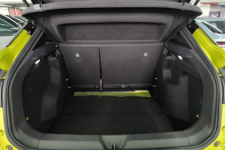 Used Volkswagen ID.4 X 2021 Pure+ Long-Range Edition Trunk