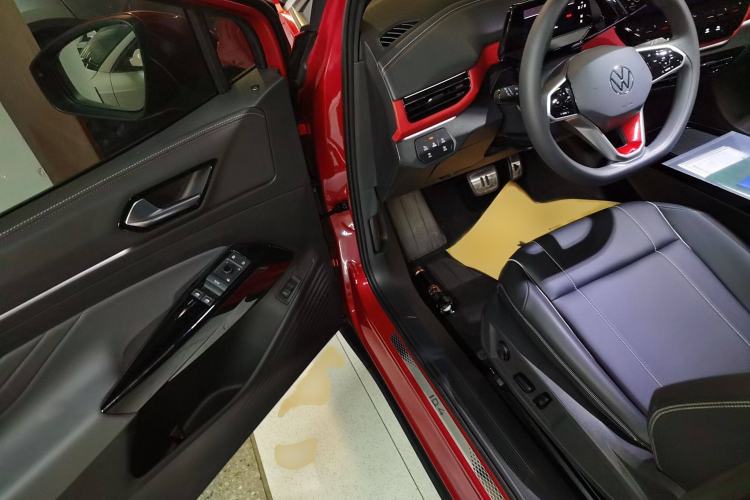 Used Volkswagen ID.4 X 2021 Pure Edition Interior 3