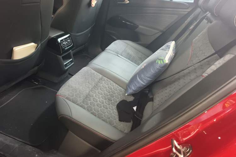 Used Volkswagen ID.4 X 2021 Pro Smart Long-Range Edition Interior 4