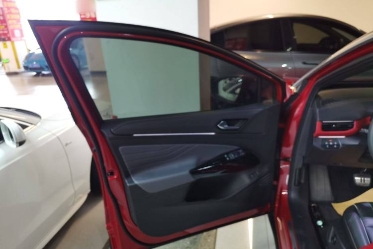 Used Volkswagen ID.4 X 2021 Pure Edition Interior 7