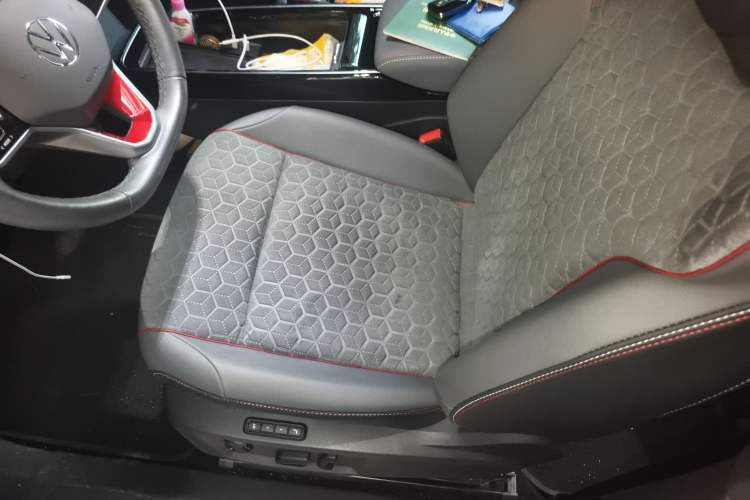 Used Volkswagen ID.4 X 2021 Pro Smart Long-Range Edition Left Front Seat