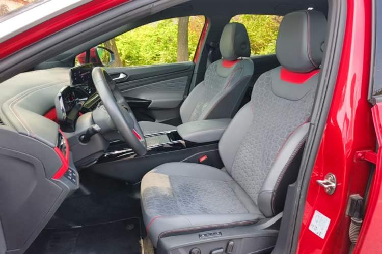 Used Volkswagen ID.4 X 2021 Pro Smart Long-Range Edition Left Front Seat