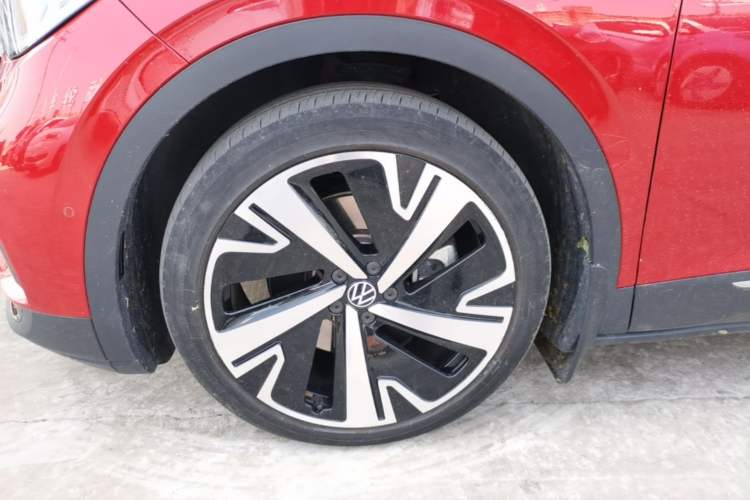 Used Volkswagen ID.4 X 2021 Kinergy All-Wheel Drive Early-Bird Edition Left Front Wheel Hub