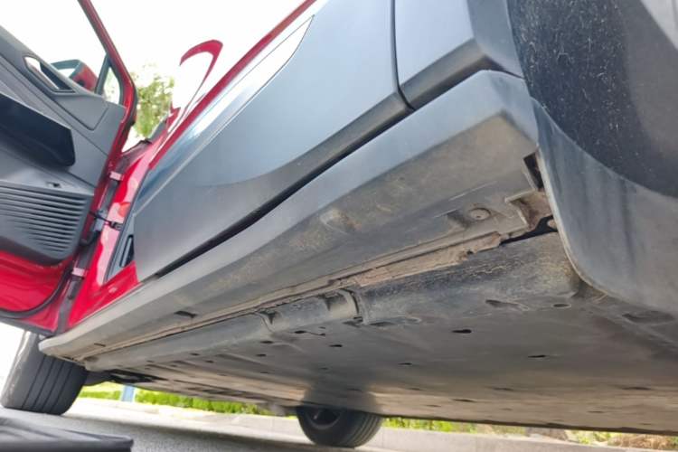 Used Volkswagen ID.4 X 2021 Pro Smart Long-Range Edition Left Side Sill