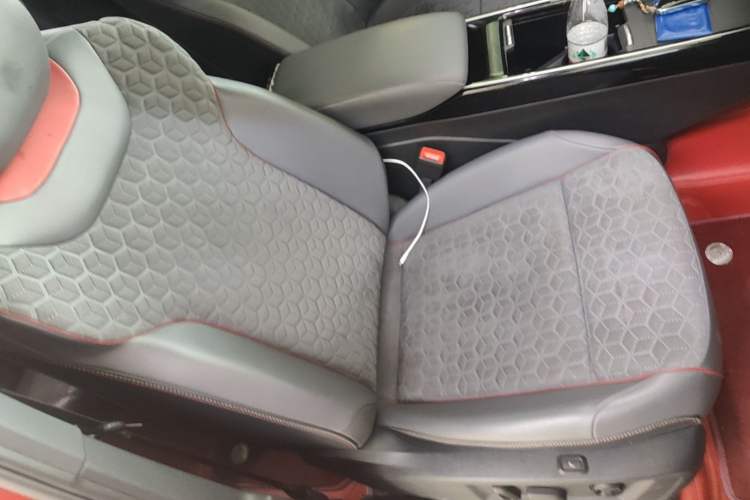 Used Volkswagen ID.4 X 2021 Pro Smart Long-Range Edition Right Front Seat