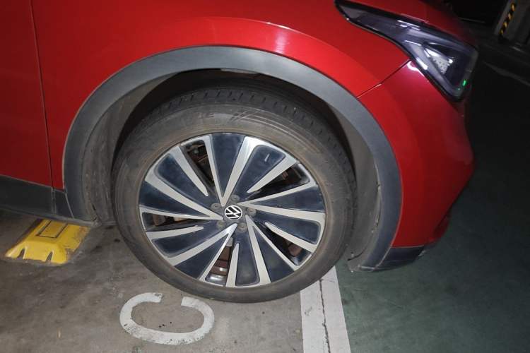 Used Volkswagen ID.4 X 2021 Pro Smart Long-Range Edition Right Front Wheel Hub