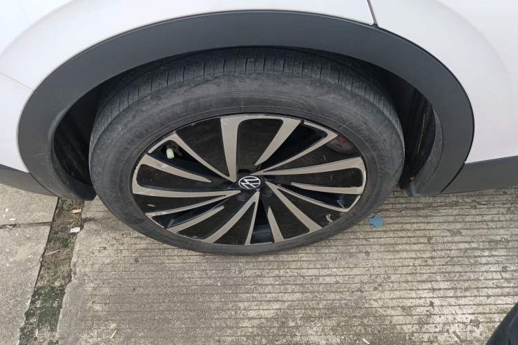 Used Volkswagen ID.4 X 2021 Pure+ Long-Range Edition Right Rear Wheel Hub
