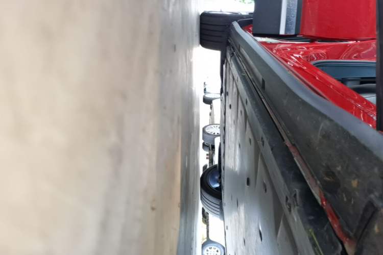 Used Volkswagen ID.4 X 2021 Kinergy All-Wheel Drive Early-Bird Edition Right Side Sill