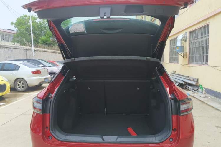 Used Volkswagen ID.4 X 2021 Pure Edition Trunk