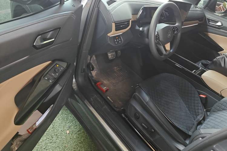 Used Volkswagen ID.4 X 2021 Pure Edition Driver Seat