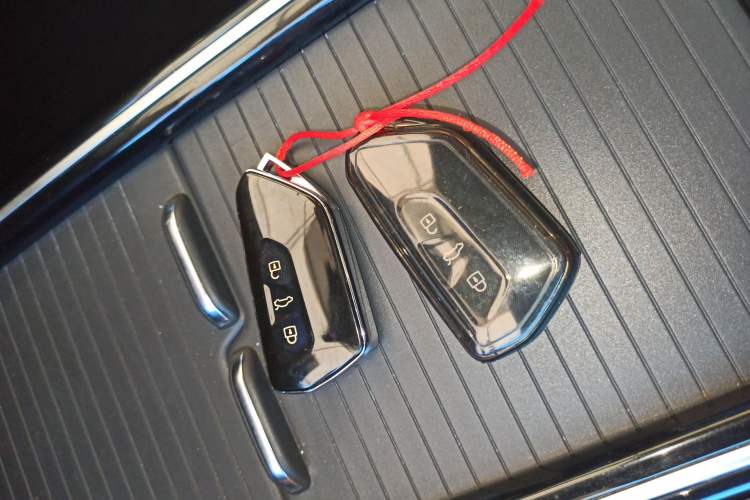 Used Volkswagen ID.4 X 2021 Pro Smart Long-Range Edition Interior 1