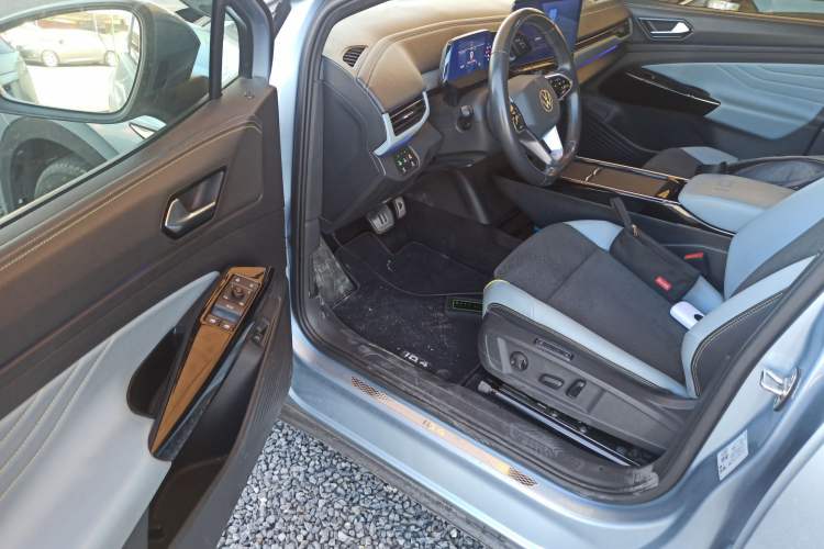 Used Volkswagen ID.4 X 2021 Pro Smart Long-Range Edition Interior 2