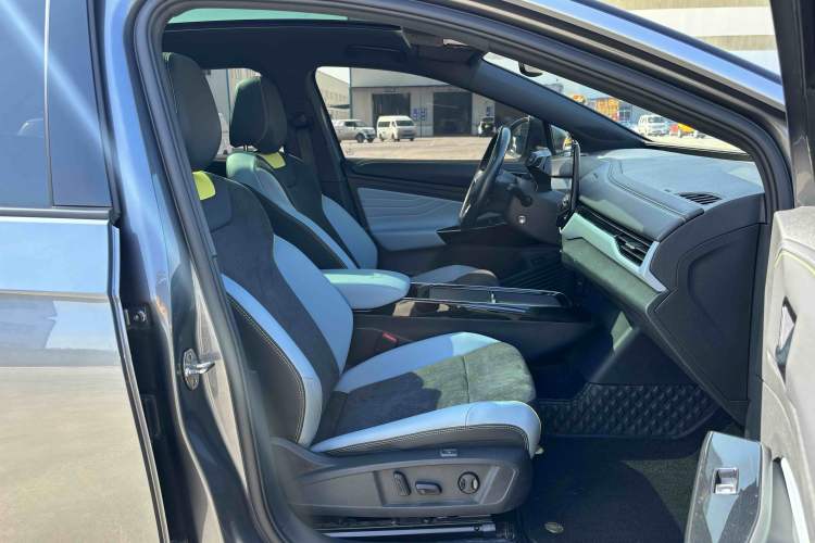 Used Volkswagen ID.4 X 2021 Pro Smart Long-Range Edition Interior 2